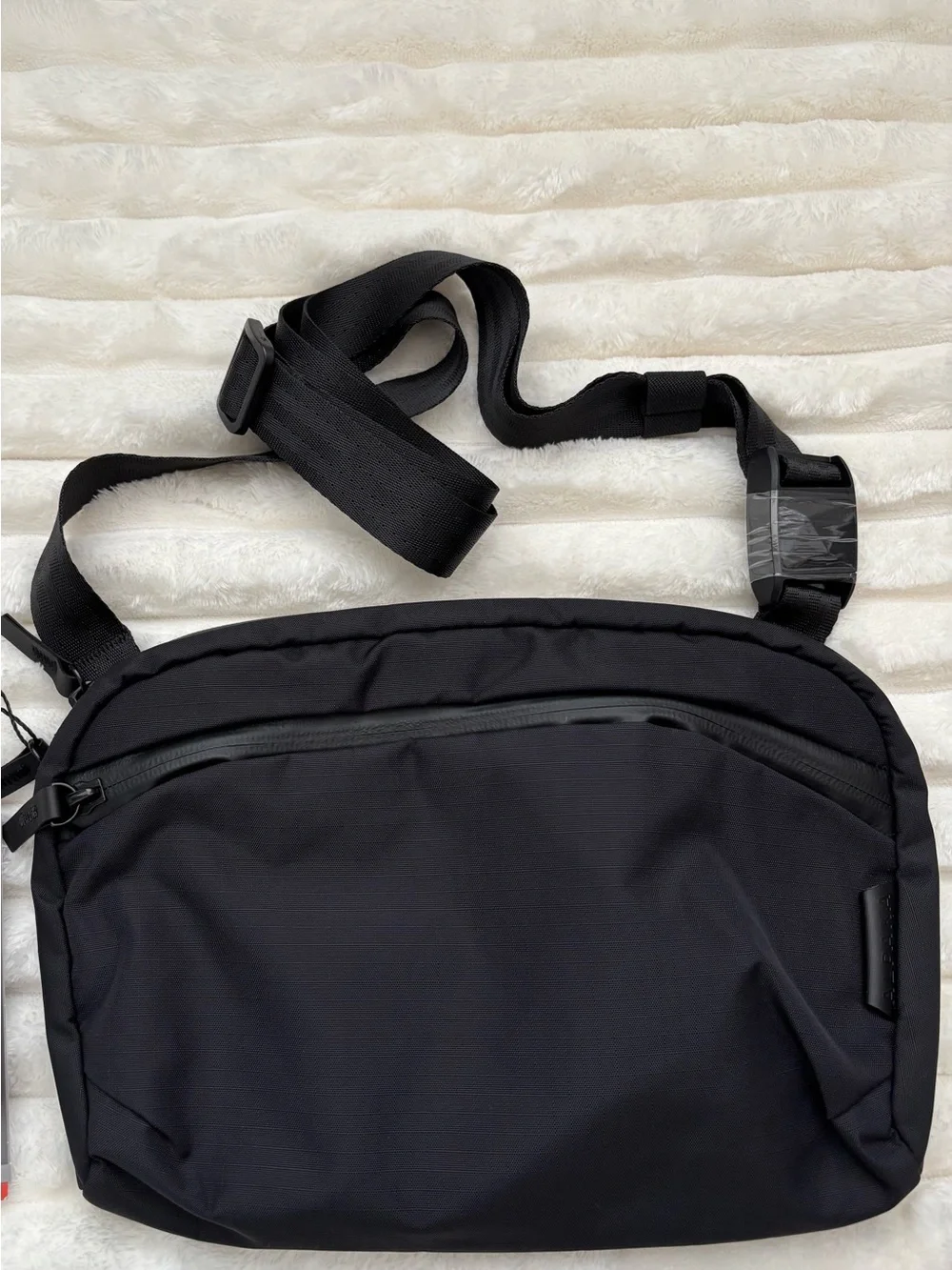 Alpaka - Flight Sling - Black - NWOT